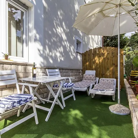 Guest house Vilena 3*