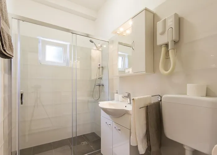 게스트하우스 Vilena 3*